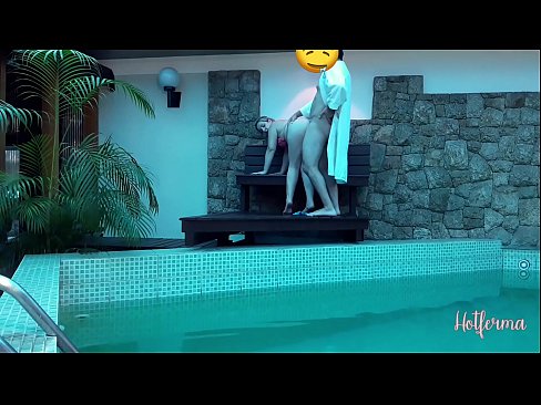 ❤️ Chefen bjuder in tjänsteflickan till poolen, men kunde inte motstå en het ️❌ Kvalitets sex at us ️❤